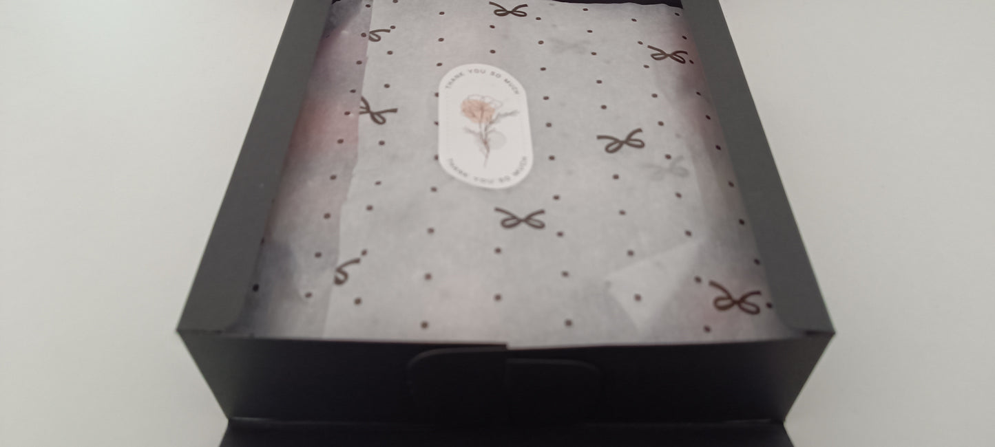 100% vegan 16 candles gift box for home your decor ideas, beautiful roses, soft colours for a relax and calm spaces